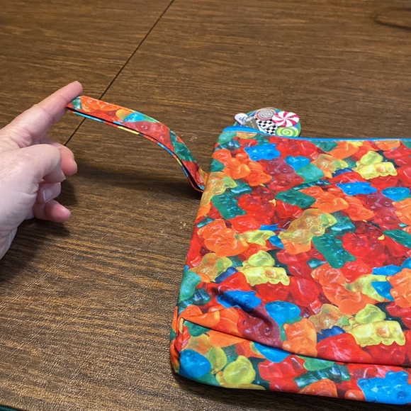 NWT 9.5 x 12” Gummy Bear School Supply or Wet Bag - Picture 4 of 8